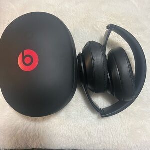 Beats Studio3 Wireless Noise-Canceling Over-Ear Headphones